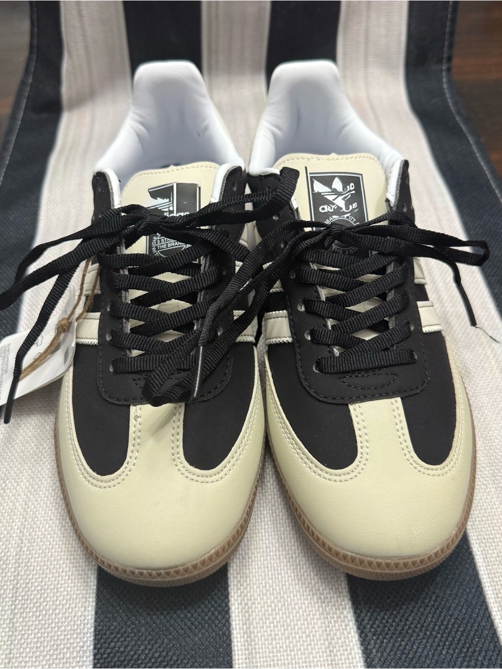 Retro Sneakers - Black & Cream